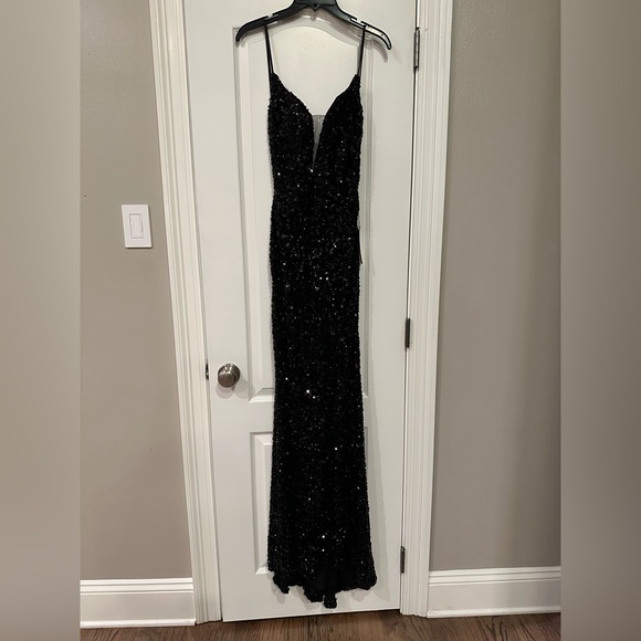 La Femme illusion Inset black sequin dress size 0. New with tags. Never worn. - Picture 2 of 6